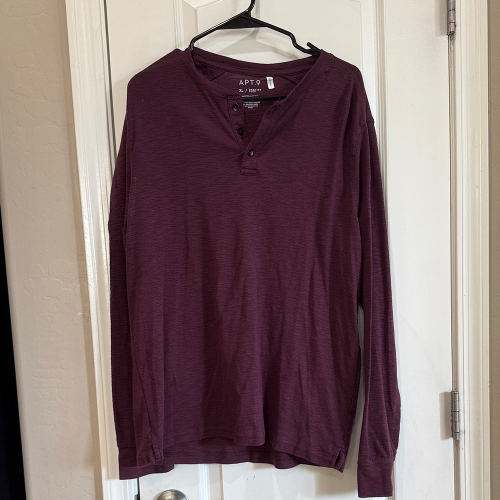 Apt. 9 Men's Plum Long Sleeve Henley / J108